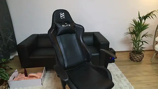 AmazingCurvy online show from 03/02/25, 10:38