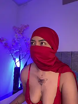 Snapshot of Sweet_hot_mia chatting on 05/03/26, 01:50 Sweet hot mia online show from 05/03/26, 01:50