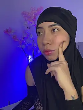 Snapshot of Sweet_hot_mia chatting on 05/05/26, 02:47 Sweet hot mia online show from 05/05/26, 02:47