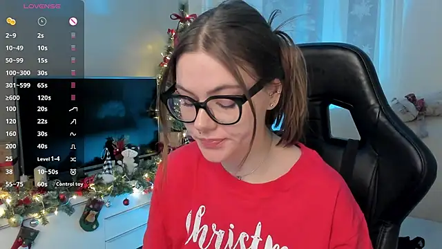 Snapshot of Marta_May_ chatting on 01/12/25, 01:32 Marta May online show from 01/12/25, 01:32