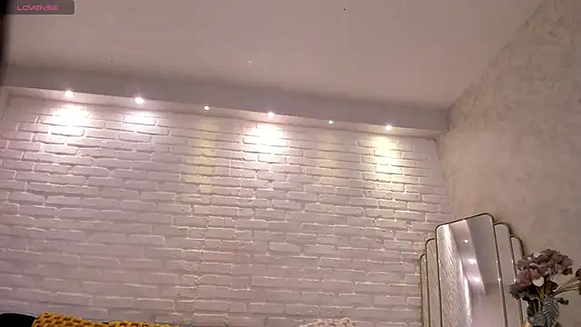 KatieNolan 1 online show from 11/29/25, 07:39