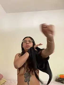 Snapshot of Argentiiniita chatting on 12/08/24, 08:47 Argentiiniita online show from 12/08/24, 08:47