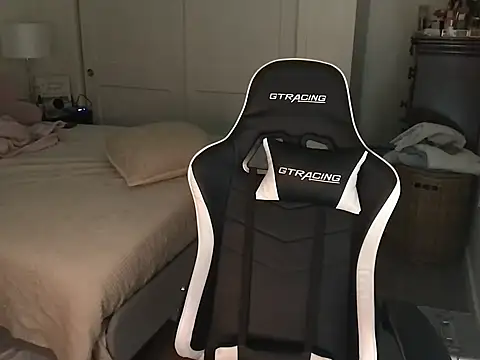 Snapshot of explosivekitty69 chatting on 09/29/25, 06:57 explosivekitty69 online show from 09/29/25, 06:57