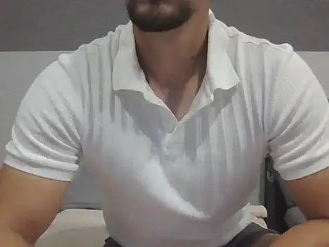 Snapshot of LoveEveryWet chatting on 09/18/25, 09:39 LoveEveryWet online show from 09/18/25, 09:39