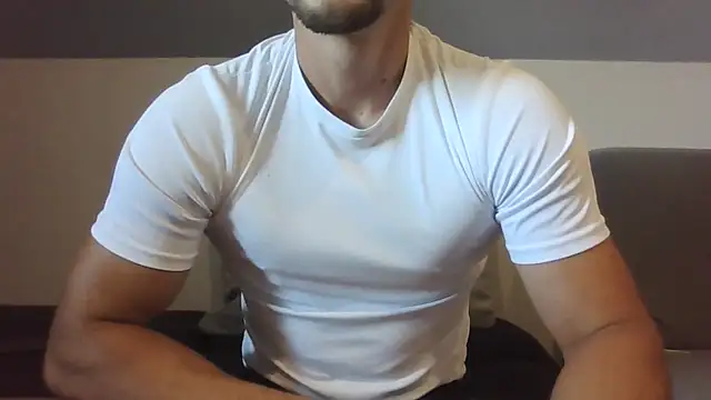 Snapshot of LoveEveryWet chatting on 09/23/25, 07:44 LoveEveryWet online show from 09/23/25, 07:44