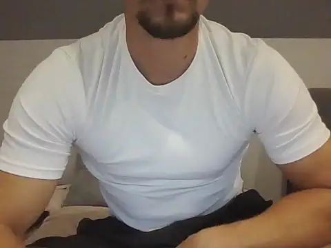 Snapshot of LoveEveryWet chatting on 10/03/25, 09:12 LoveEveryWet online show from 10/03/25, 09:12