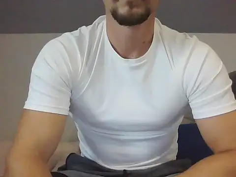 Snapshot of LoveEveryWet chatting on 10/06/25, 10:56 LoveEveryWet online show from 10/06/25, 10:56