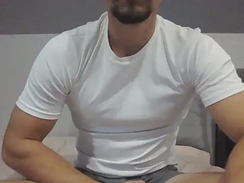 Snapshot of LoveEveryWet chatting on 10/07/25, 09:06 LoveEveryWet online show from 10/07/25, 09:06