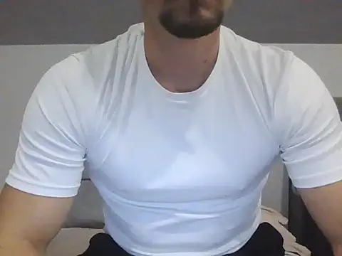 Snapshot of LoveEveryWet chatting on 10/08/25, 11:35 LoveEveryWet online show from 10/08/25, 11:35