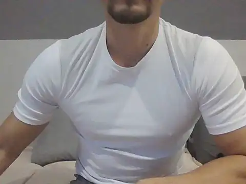 Snapshot of LoveEveryWet chatting on 10/20/25, 09:32 LoveEveryWet online show from 10/20/25, 09:32