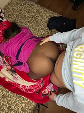 Snapshot of gamingcouple420 chatting on 12/15/25, 09:08 gamingcouple420 online show from 12/15/25, 09:08