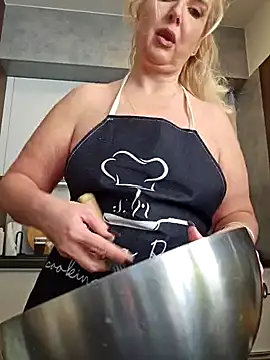 Snapshot of MariaRichi_ chatting on 02/27/25, 10:04 MariaRichi  online show from 02/27/25, 10:04