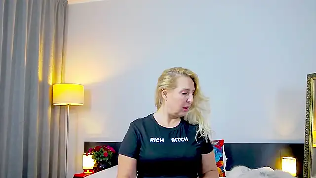 Snapshot of MariaRichi_ chatting on 03/01/25, 04:00 MariaRichi  online show from 03/01/25, 04:00