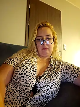 Snapshot of MariaRichi_ chatting on 03/16/25, 07:49 MariaRichi  online show from 03/16/25, 07:49