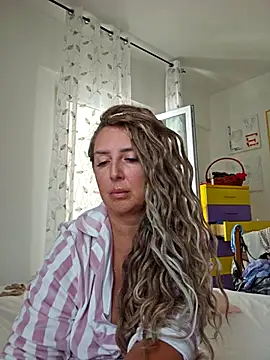 Snapshot of MariaRichi_ chatting on 10/01/25, 07:58 MariaRichi  online show from 10/01/25, 07:58