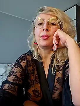 MariaRichi  online show from 04/12/26, 08:08