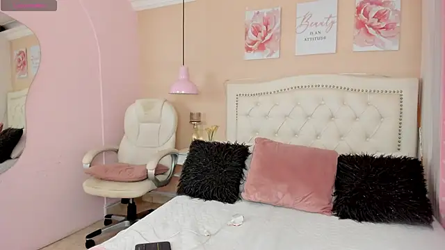 Ashley Evans18 online show from 03/05/25, 12:55