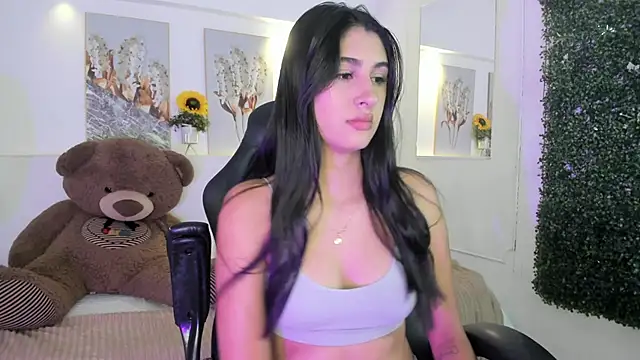 Ashley Evans18 online show from 10/25/25, 12:56