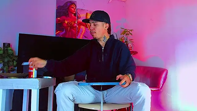 HannibalLester online show from 12/18/25, 04:07