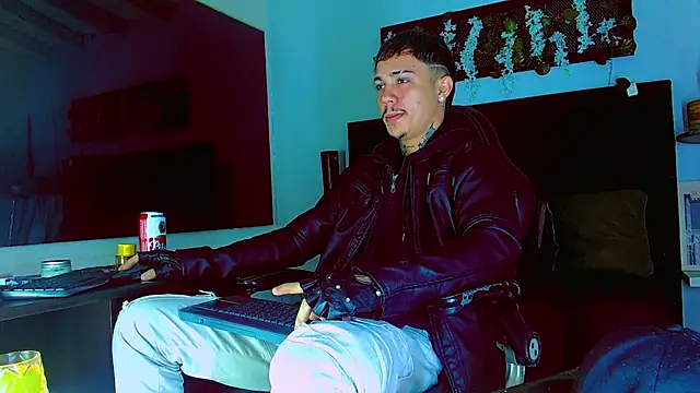 HannibalLester online show from 03/11/26, 01:55