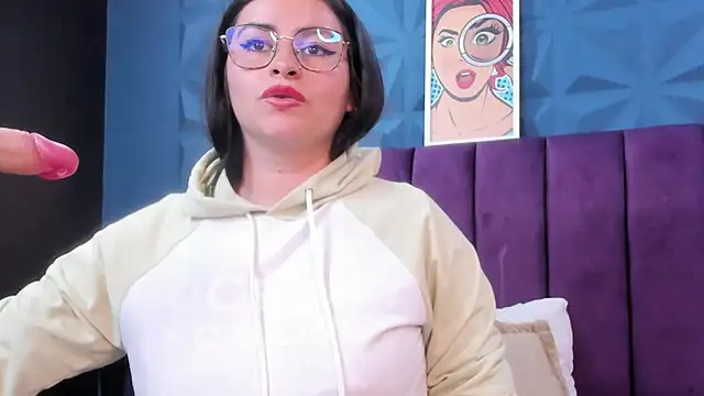NicoleJonss online show from 05/15/26, 11:01