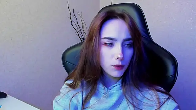 Snapshot of SilverDream chatting on 12/24/24, 09:33 SilverDream online show from 12/24/24, 09:33