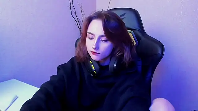 Snapshot of SilverDream chatting on 01/15/25, 12:19 SilverDream online show from 01/15/25, 12:19