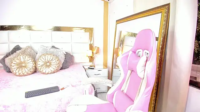 evangelin ts online show from 02/06/25, 08:23