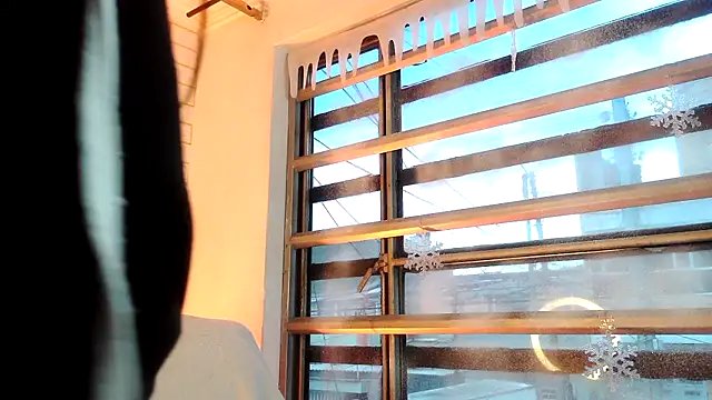 Snapshot of NYX1126 chatting on 12/04/25, 01:31 NYX1126 online show from 12/04/25, 01:31