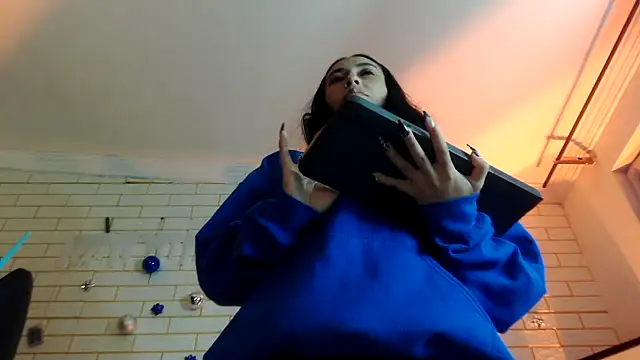 Snapshot of NYX1126 chatting on 12/18/25, 11:38 NYX1126 online show from 12/18/25, 11:38