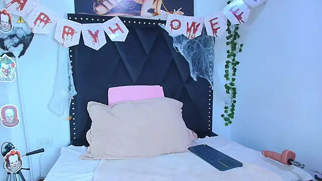 dafne queenn online show from 11/04/25, 12:59