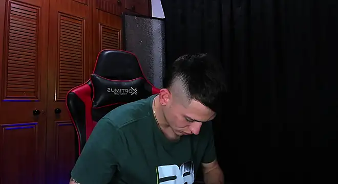 Snapshot of Dimitri_higth420 chatting on 01/19/25, 02:15 Dimitri higth420 online show from 01/19/25, 02:15