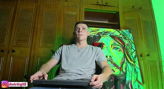 Snapshot of Dimitri_higth420 chatting on 02/01/25, 01:12 Dimitri higth420 online show from 02/01/25, 01:12