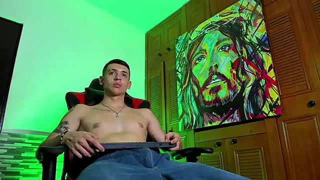 Snapshot of Dimitri_higth420 chatting on 02/06/25, 07:13 Dimitri higth420 online show from 02/06/25, 07:13