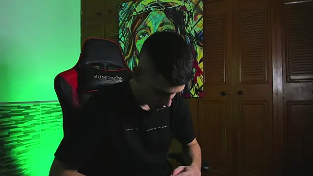 Snapshot of Dimitri_higth420 chatting on 02/08/25, 01:22 Dimitri higth420 online show from 02/08/25, 01:22