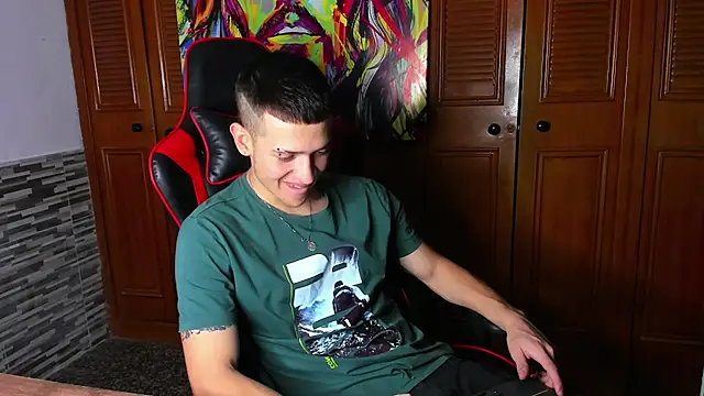 Snapshot of Dimitri_higth420 chatting on 03/15/25, 10:55 Dimitri higth420 online show from 03/15/25, 10:55