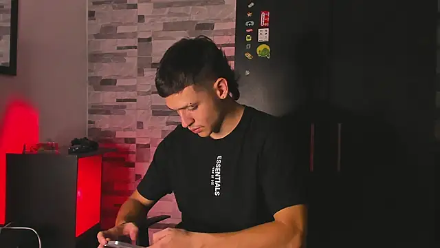 Snapshot of Dimitri_higth420 chatting on 09/30/25, 01:21 Dimitri higth420 online show from 09/30/25, 01:21