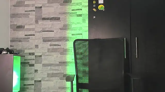 Snapshot of Dimitri_higth420 chatting on 10/02/25, 02:07 Dimitri higth420 online show from 10/02/25, 02:07