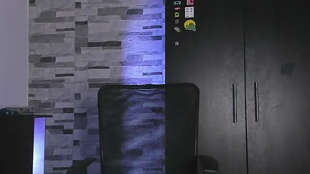 Snapshot of Dimitri_higth420 chatting on 10/09/25, 02:53 Dimitri higth420 online show from 10/09/25, 02:53