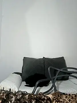 annybarros21 online show from 09/26/25, 04:16