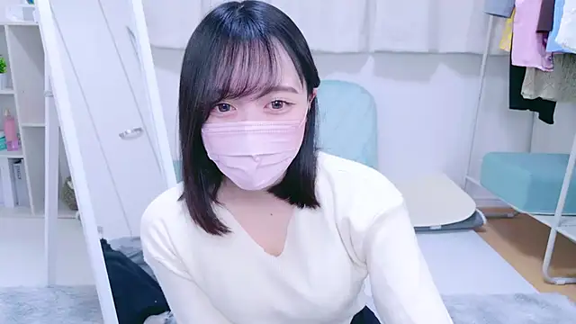 Snapshot of Yurie_ chatting on 12/21/24, 02:09 Yurie online show from 12/21/24, 02:09