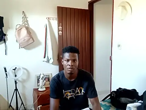 DalianHR33 online show from 01/18/26, 09:29