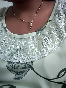 Snapshot of lovelyruhi chatting on 12/04/24, 02:42 lovelyruhi online show from 12/04/24, 02:42