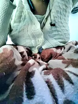 Snapshot of lovelyruhi chatting on 12/12/24, 10:13 lovelyruhi online show from 12/12/24, 10:13