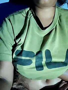 Snapshot of lovelyruhi chatting on 12/28/24, 07:11 lovelyruhi online show from 12/28/24, 07:11