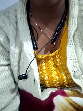 Snapshot of lovelyruhi chatting on 01/06/25, 11:18 lovelyruhi online show from 01/06/25, 11:18