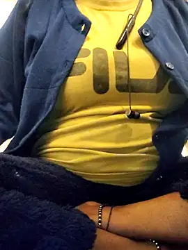 Snapshot of lovelyruhi chatting on 01/08/25, 11:21 lovelyruhi online show from 01/08/25, 11:21