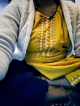 Snapshot of lovelyruhi chatting on 01/13/25, 10:47 lovelyruhi online show from 01/13/25, 10:47