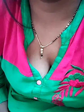 Snapshot of lovelyruhi chatting on 01/21/25, 09:46 lovelyruhi online show from 01/21/25, 09:46