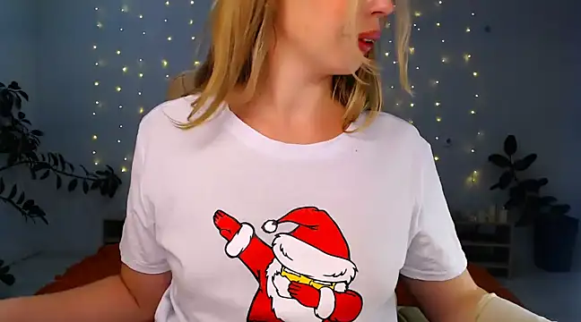 Snapshot of NaughtyNylonFeet chatting on 12/25/24, 02:46 NaughtyNylonFeet online show from 12/25/24, 02:46